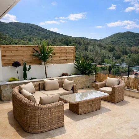 Azzura De 130 M2 Avec Piscine * Cauro