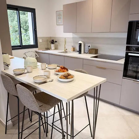 Azzura De 130 M2 Avec Piscine