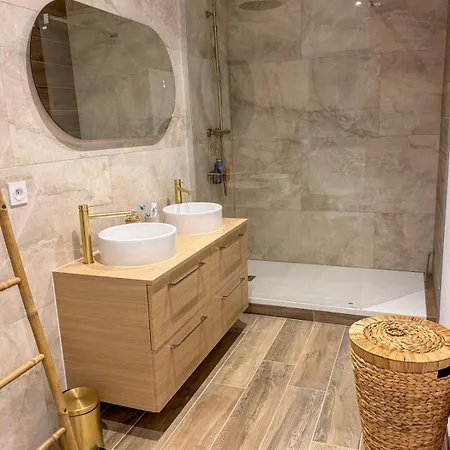 Azzura De 130 M2 Avec Piscine Hébergement de vacances