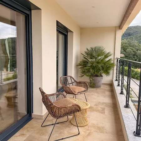 Azzura De 130 M2 Avec Piscine * Cauro