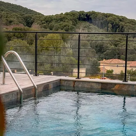 Hébergement de vacances Azzura De 130 M2 Avec Piscine